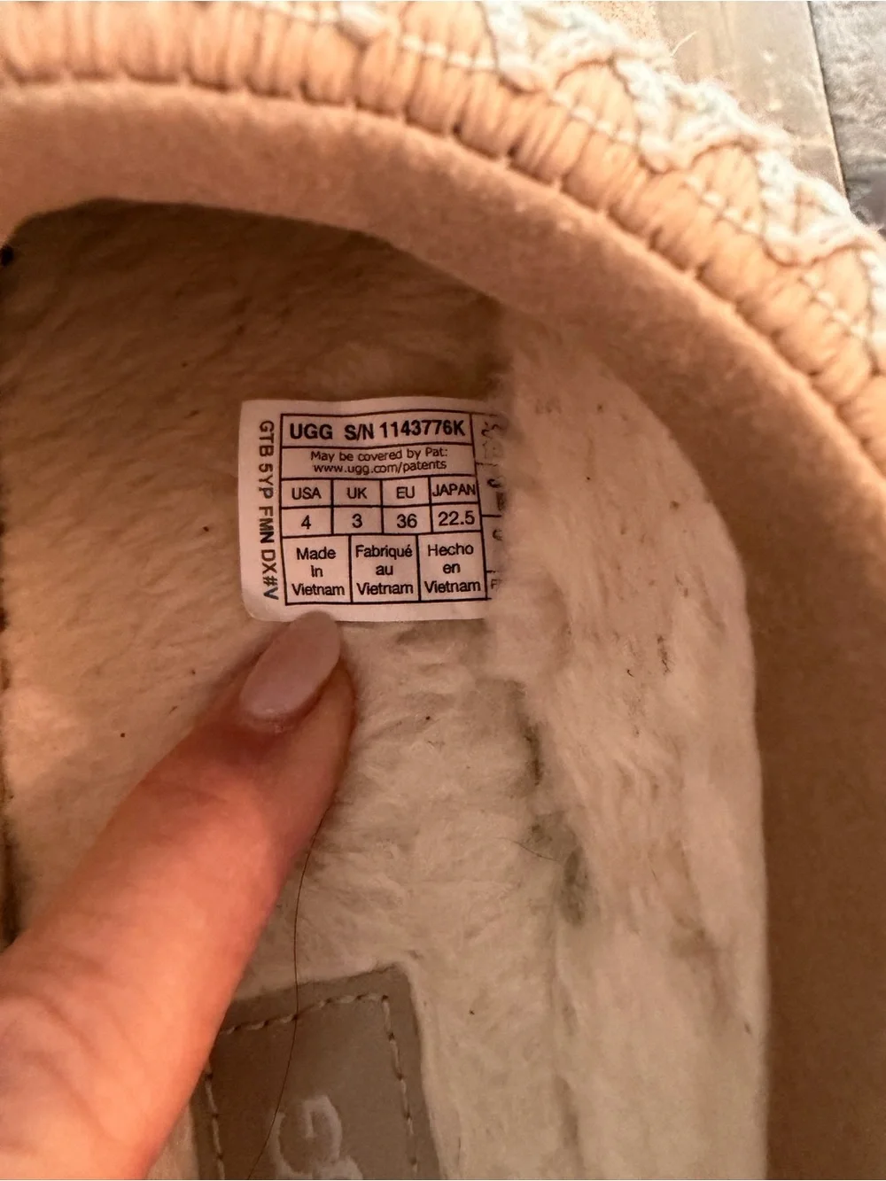 UGG Kids Slip-On Tazz Slippers in Sand Size 4